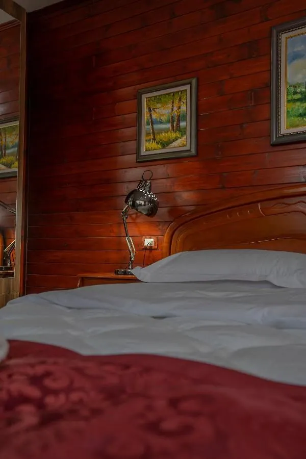 Zobo Hotel Shkoder 3*,